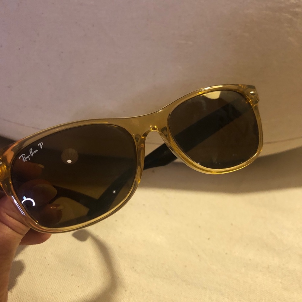 Rayban sunglasses -New Wayfarer RB2132